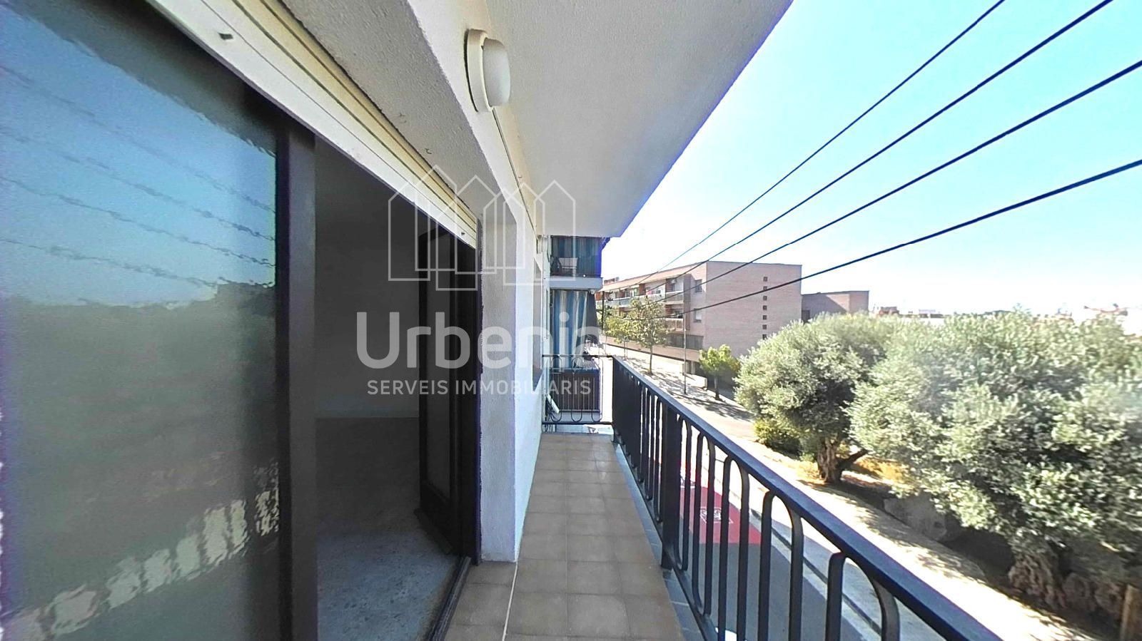 Vista exterior de Pis en venda en Mataró amb Terrassa