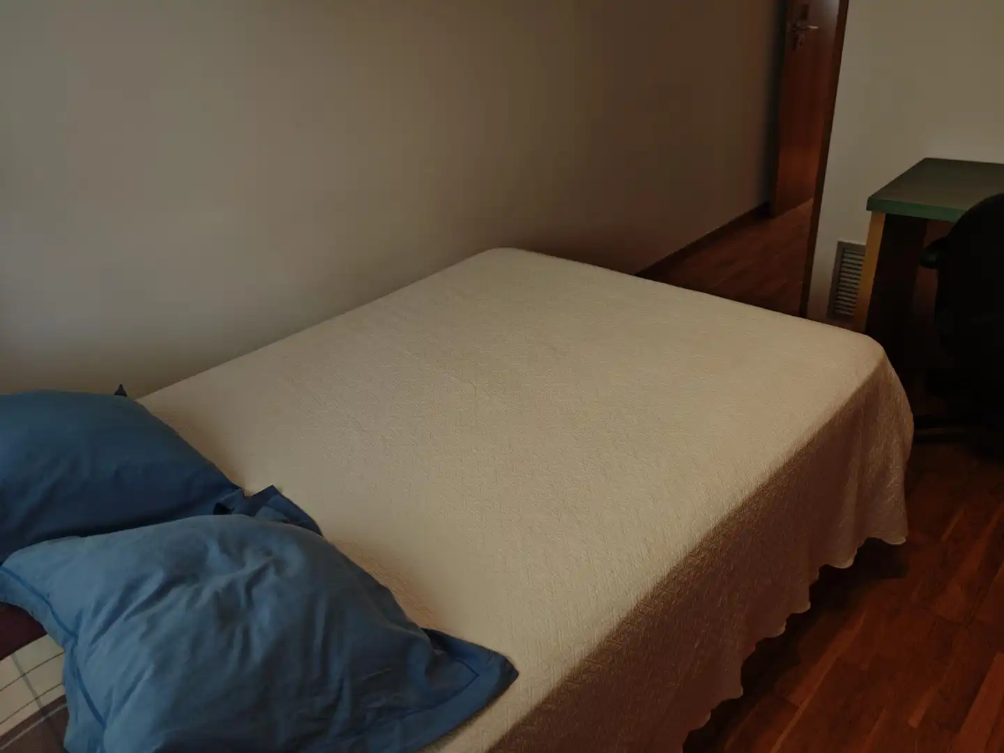 Dormitori de Pis en venda en Barcelona amb Calefacció i Jardí privat
