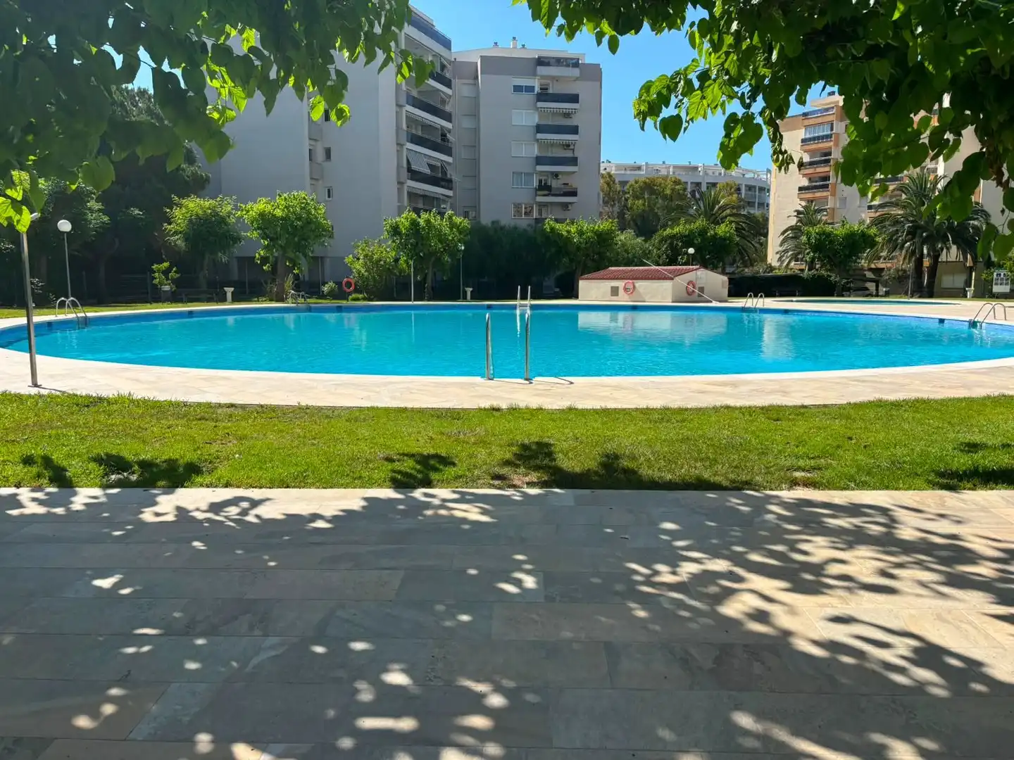 Piscina de Apartamento en venta en Salou con Aire acondicionado, Amueblado y Piscina comunitaria