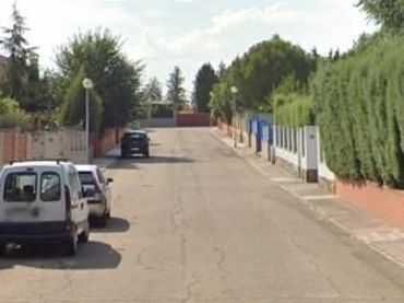 Casa amb piscina en venda a Avenida OLMOS