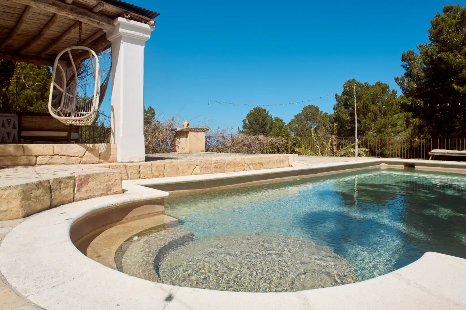 Piscina de Finca rústica en venda en Sant Joan de Labritja amb Aire condicionat, Jardí privat i Parquet