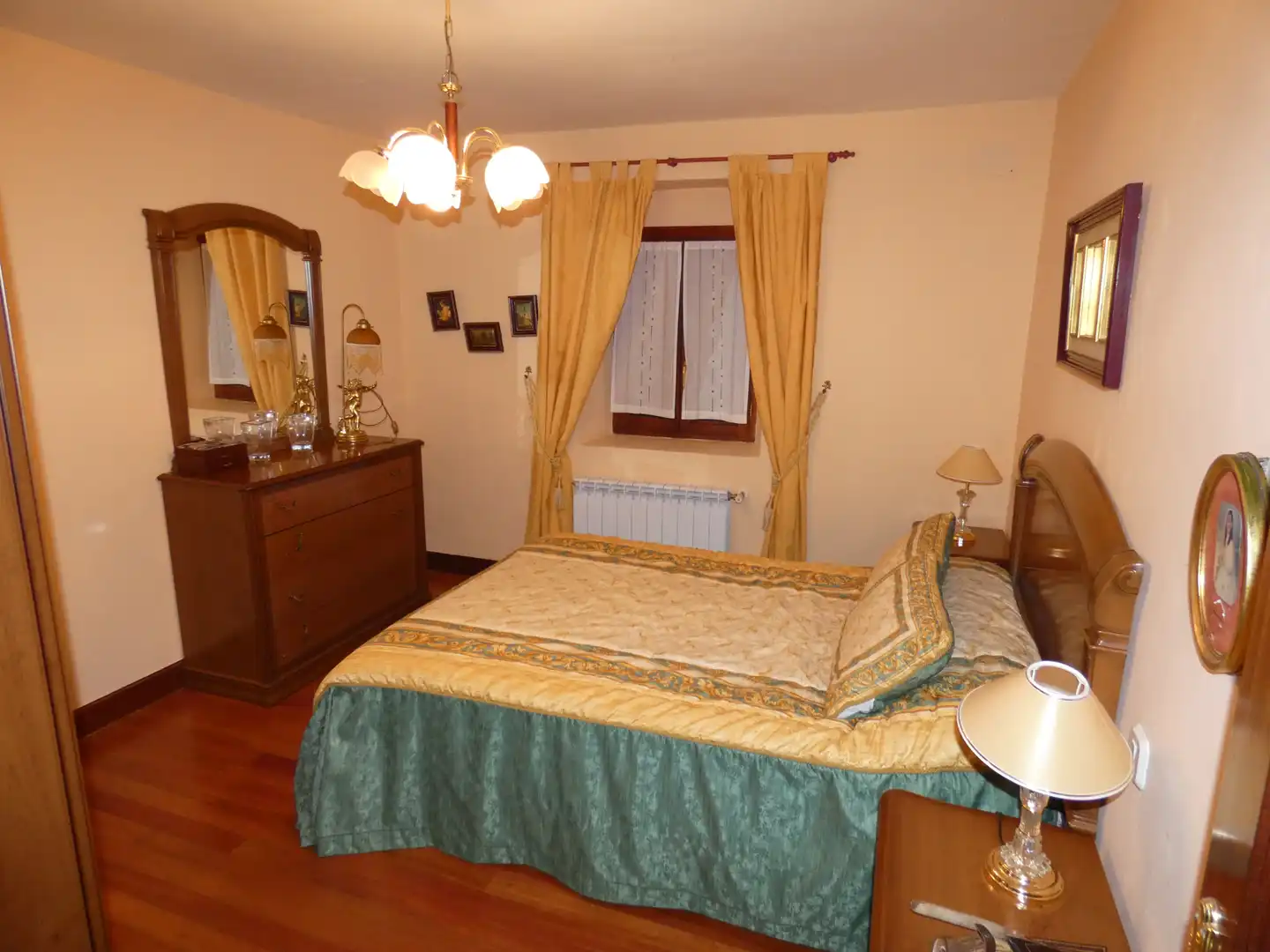 Schlafzimmer von Haus oder Chalet zum Verkauf in Villarcayo de Merindad de Castilla la Vieja mit Heizung, Privatgarten und Möbliert