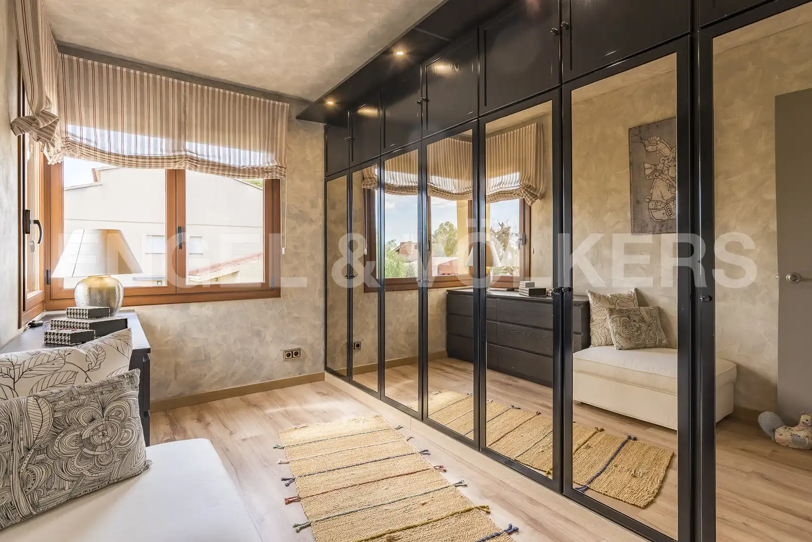 Dormitori de Casa o xalet en venda en Pacs del Penedès amb Calefacció, Jardí privat i Parquet