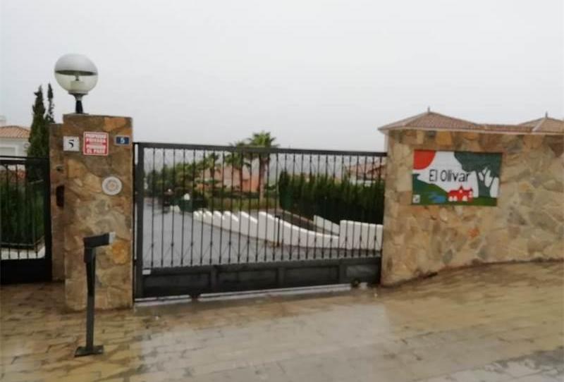 Foto 1 de Casa adosada en venda a C/ la Boira, Bonalba - Cotoveta, Alicante