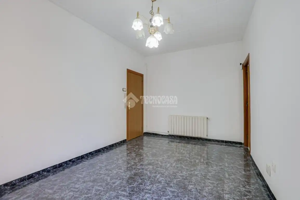 Habitación de Casa adosada en venta en Montcada i Reixac con Calefacción y Balcón