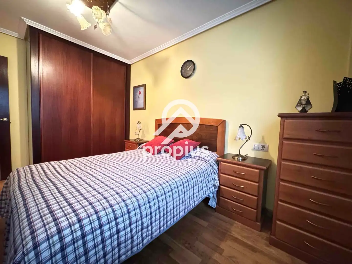 Habitación de Piso en venta en Llanes con Calefacción, Parquet y Trastero