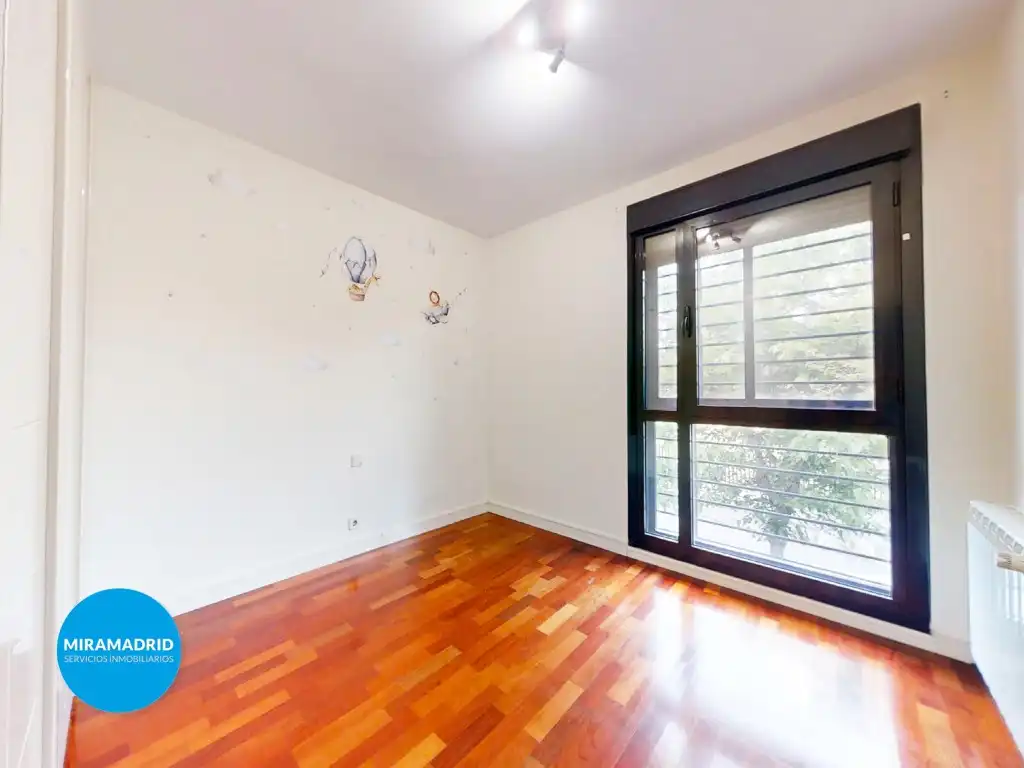 Habitación de Casa adosada en venta en Paracuellos de Jarama con Aire acondicionado