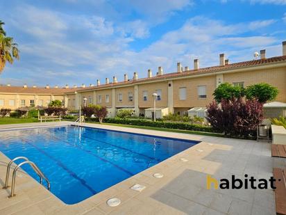 Piscina de Casa adosada en venda en  Tarragona Capital amb Aire condicionat, Calefacció i Jardí privat