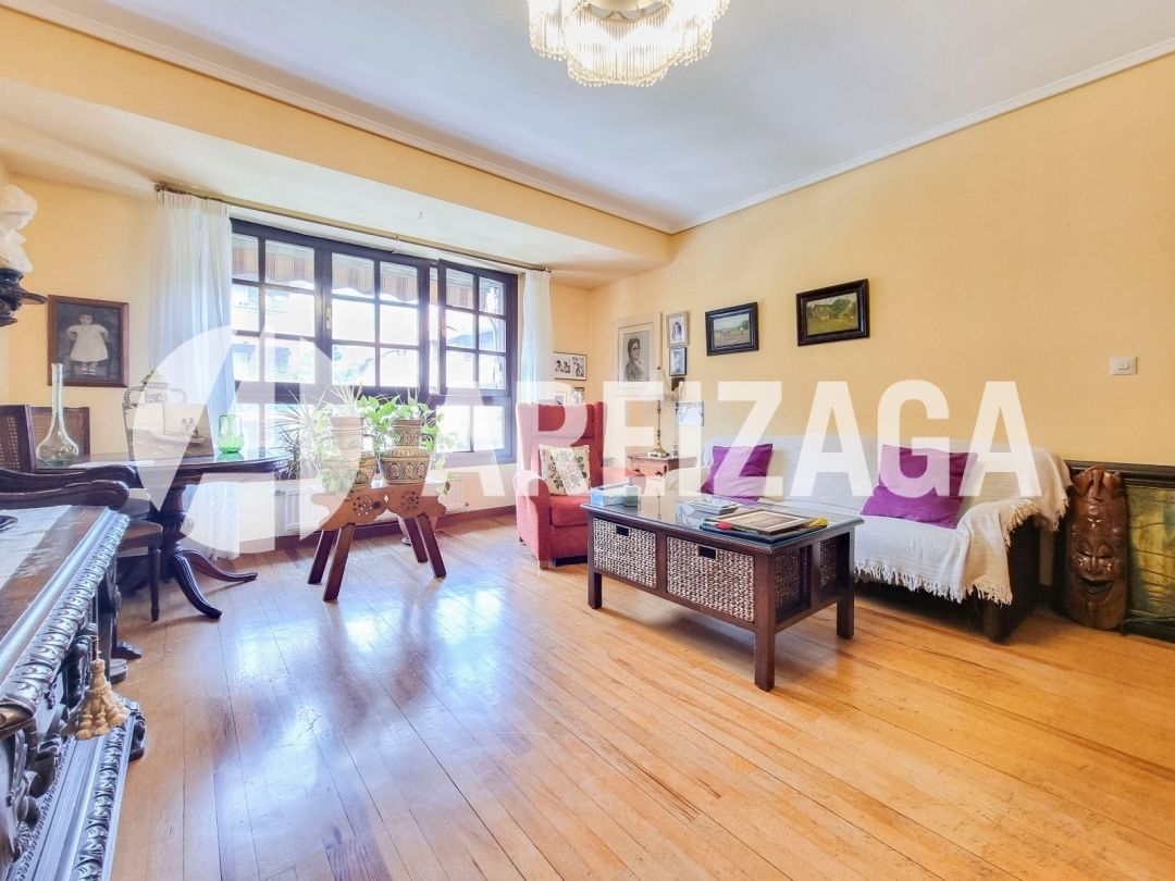 Living room of Flat for sale in Donostia - San Sebastián   with Heating, Terrace and Storage room