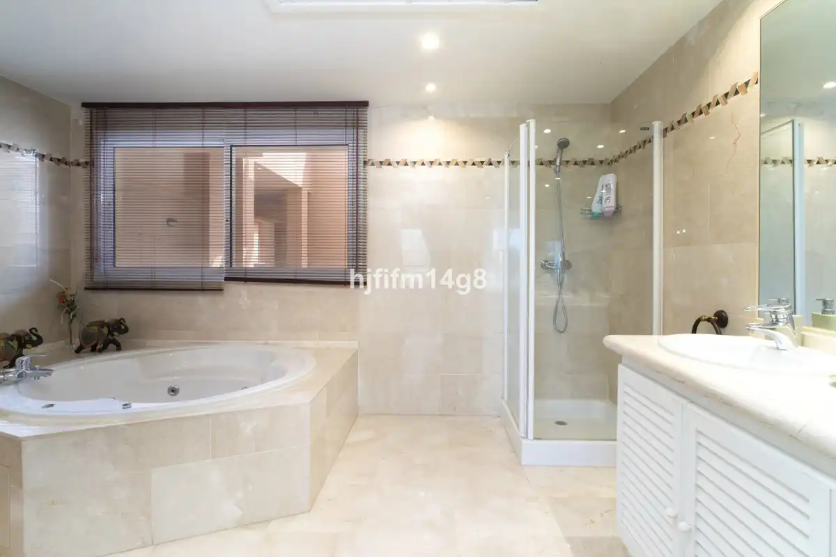 Penthouse mit Aufzug zum Verkauf in Nueva Andalucía, imagen 11