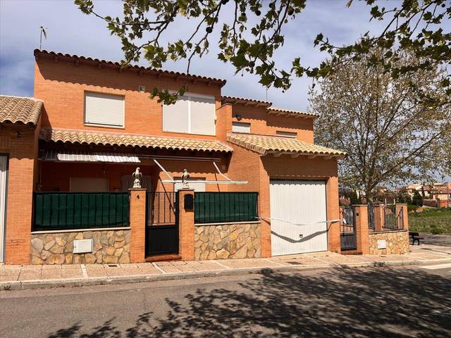 Casa-chalet en Venta en Garcia Lorca en Villaluenga de la Sagra