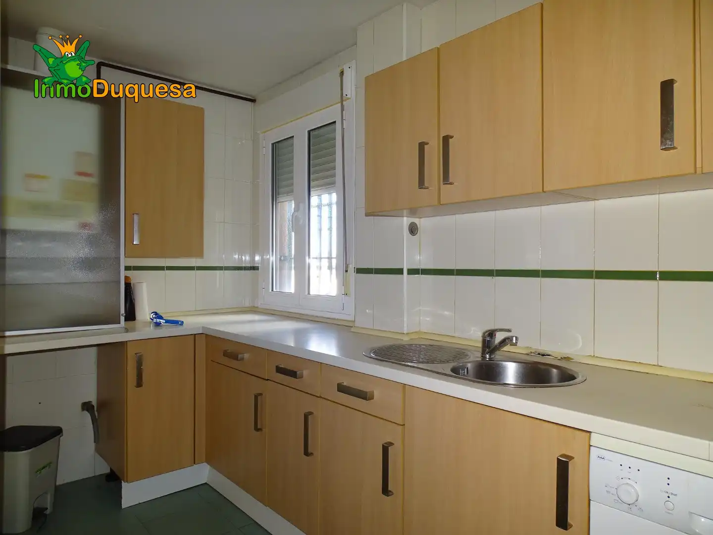 Kitchen of Flat for sale in Granada  with Air Conditioner, Heating and Storage room