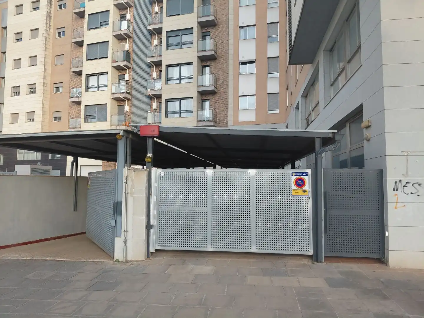 Parking of Garage for rent in Torrent