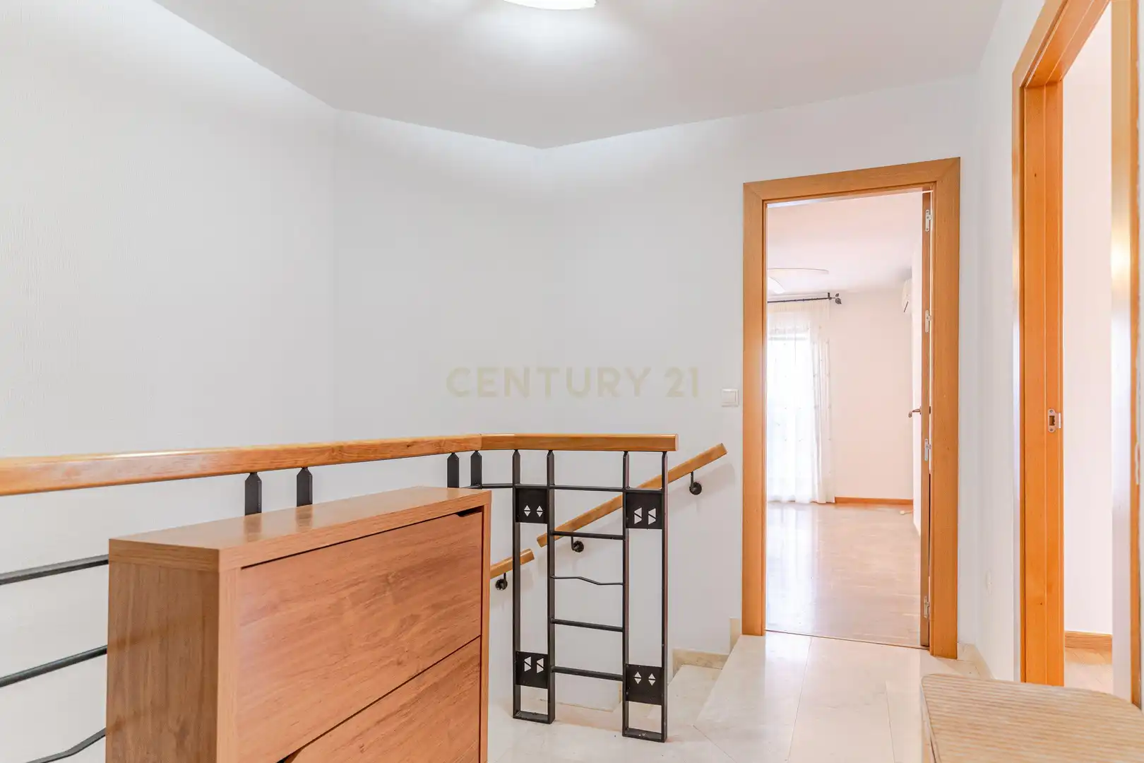 Casa adosada en venda en La Zubia amb Aire condicionat, Jardí privat i Traster