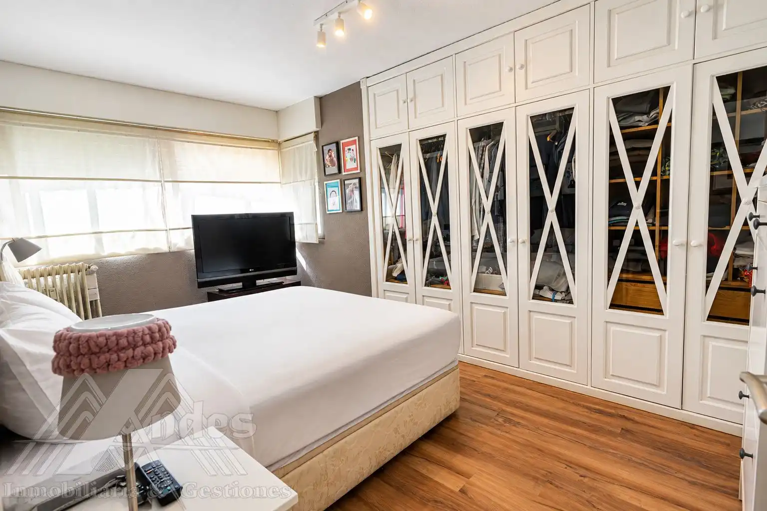 Bedroom of Flat for sale in Majadahonda  with Air Conditioner, Heating and Storage room