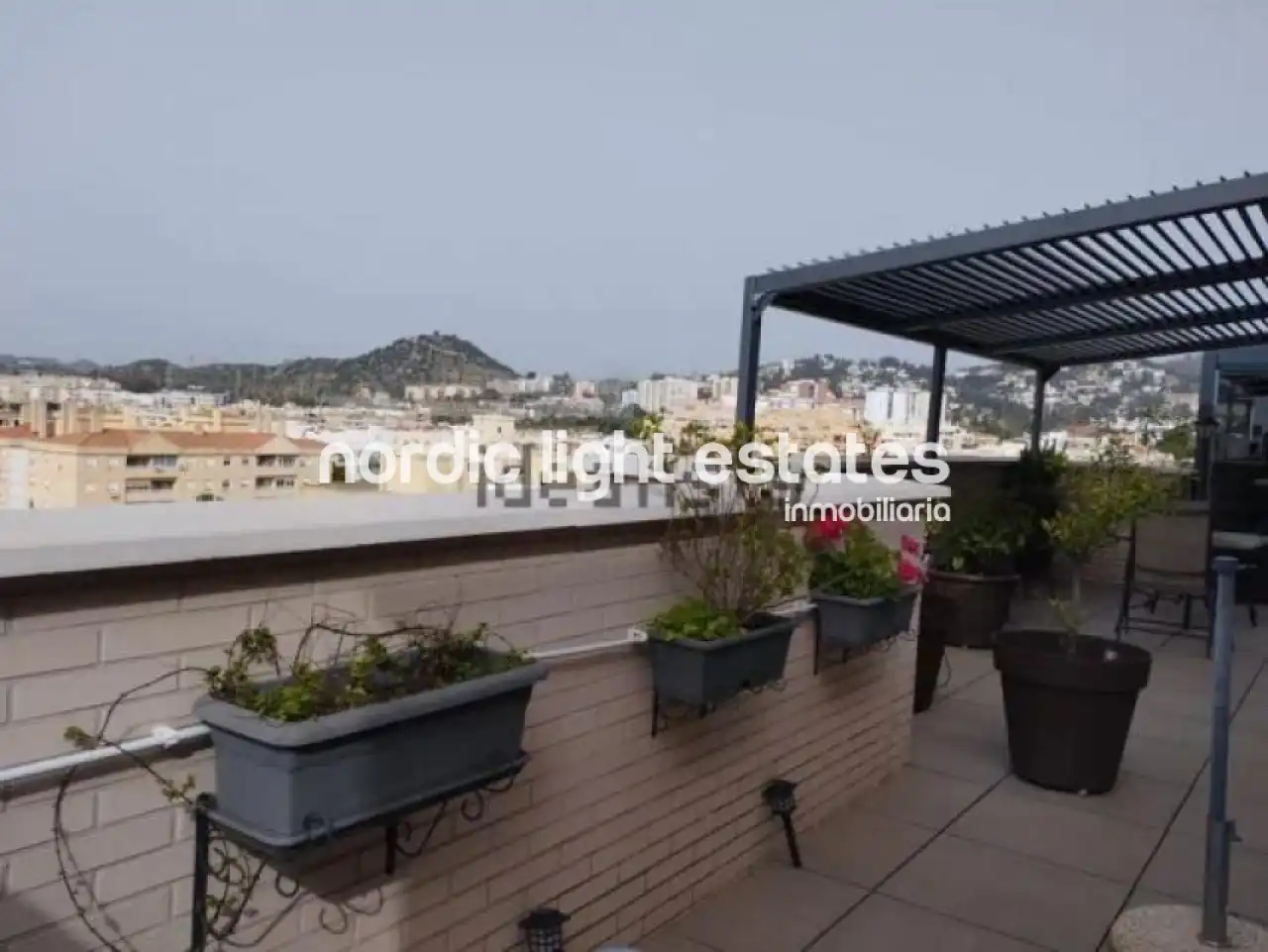 Vista exterior de Pis en venda en Málaga amb Terrassa i Traster
