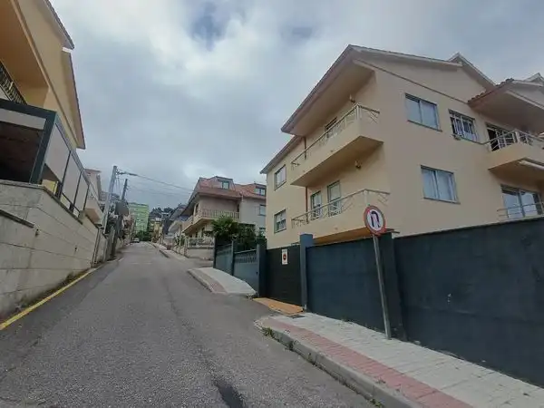 Vista exterior de Piso en venta en Redondela con Calefacción, Parquet y Terraza