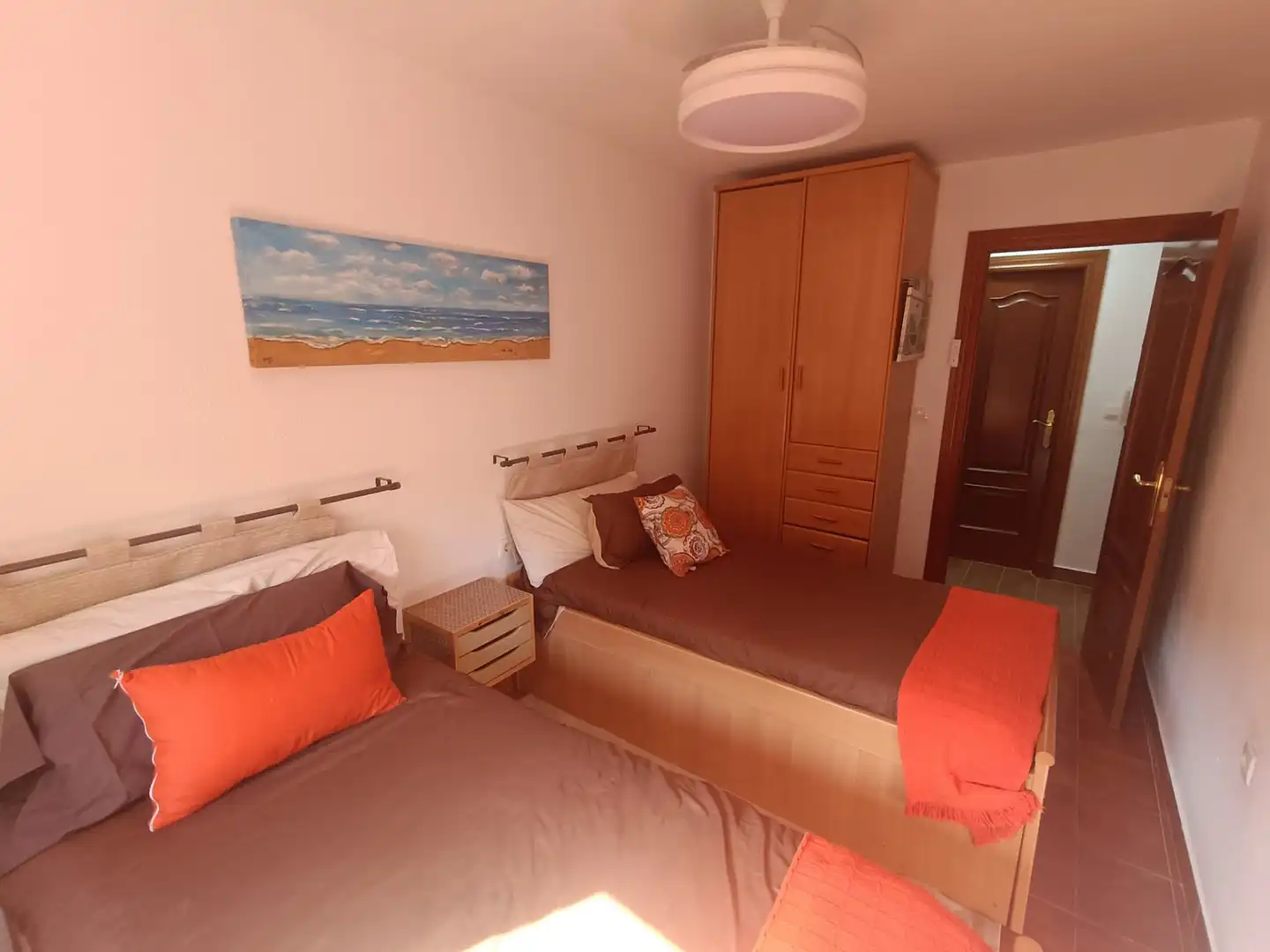 Habitación de Piso de alquiler en Granada con Aire acondicionado, Calefacción y Amueblado