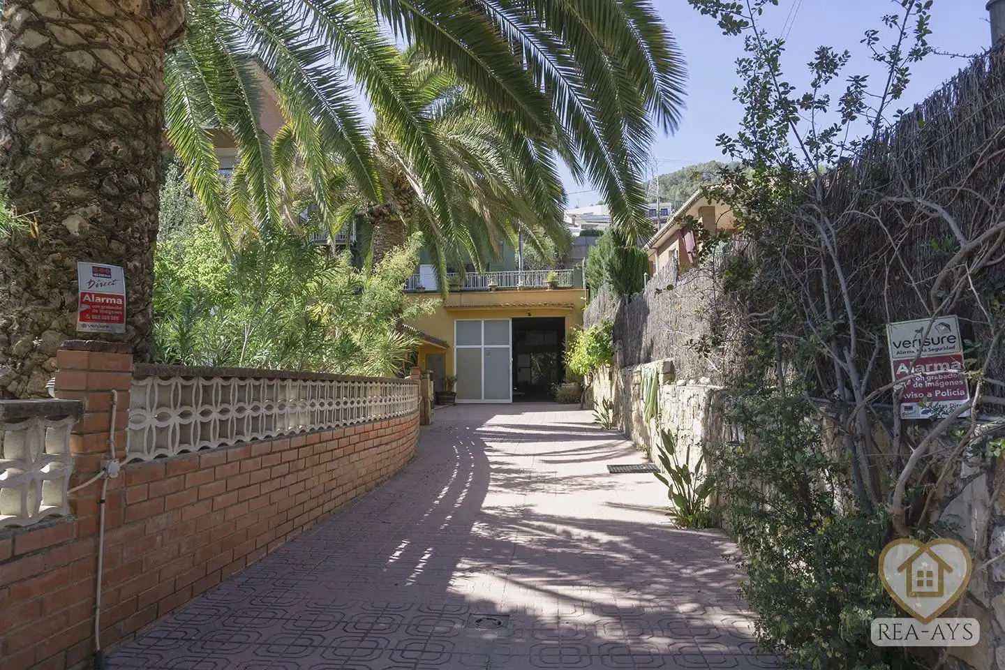 Vista exterior de Casa o chalet en venta en Vallirana con Jardín privado, Terraza y Trastero