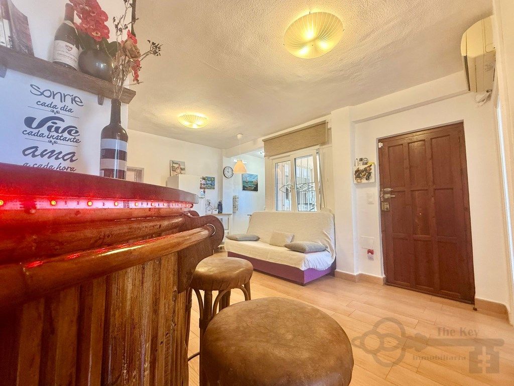 Sala d'estar de Apartament en venda en Cartagena amb Aire condicionat, Terrassa i Moblat
