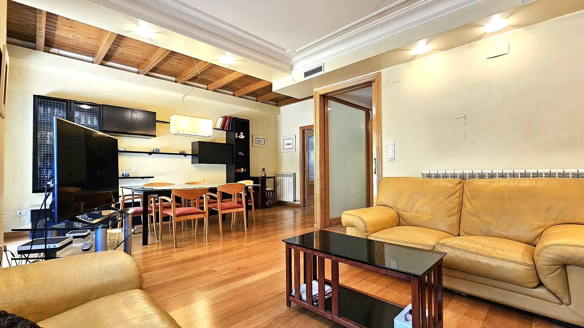 Sala de estar de Casa adosada en venta en Zaragoza con Aire acondicionado, Calefacción y Jardín privado