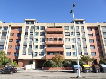 Appartamento con ascensore in affitto a Calle Rosalía de Castro