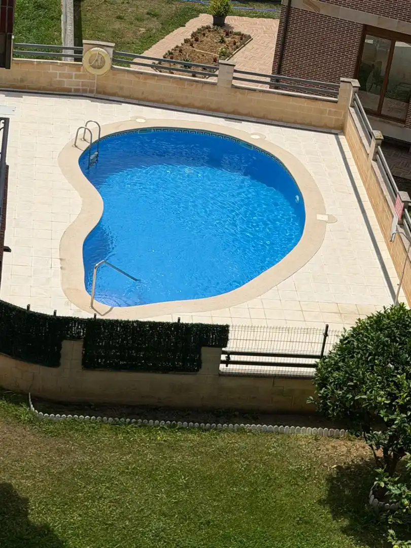Piscina de Àtic en venda en Noja amb Calefacció, Terrassa i Piscina comunitària