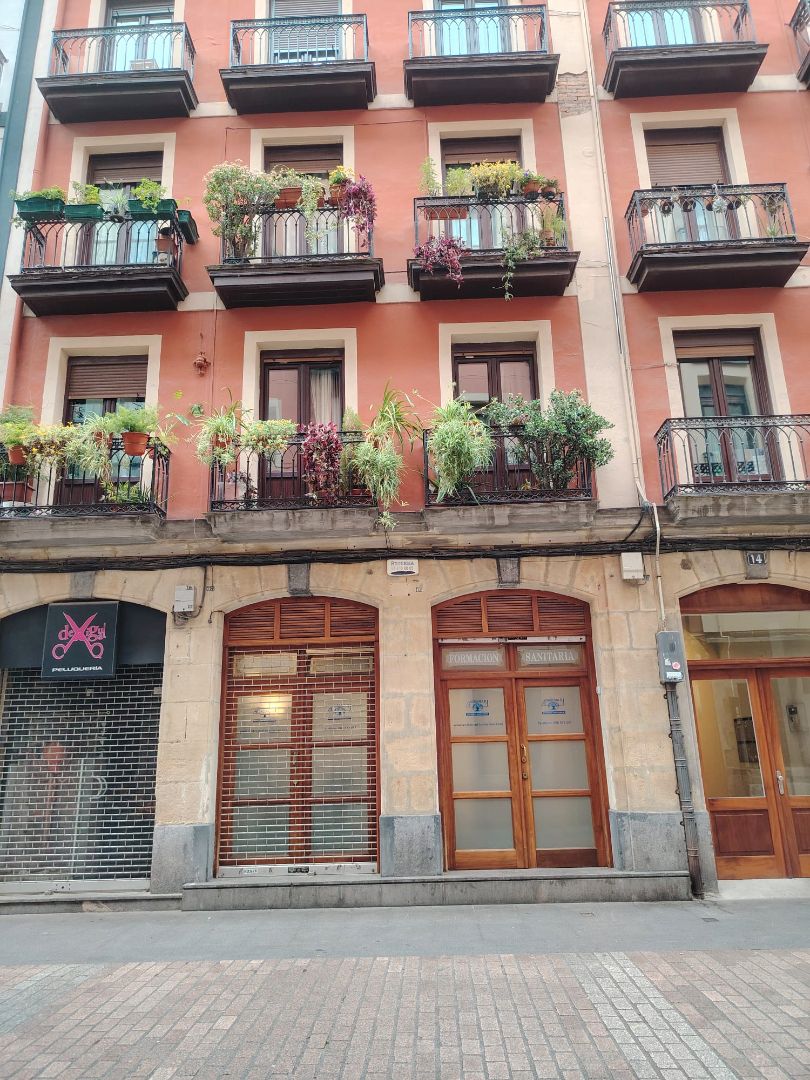 Vista exterior de Local en venta en Bilbao  con Amueblado