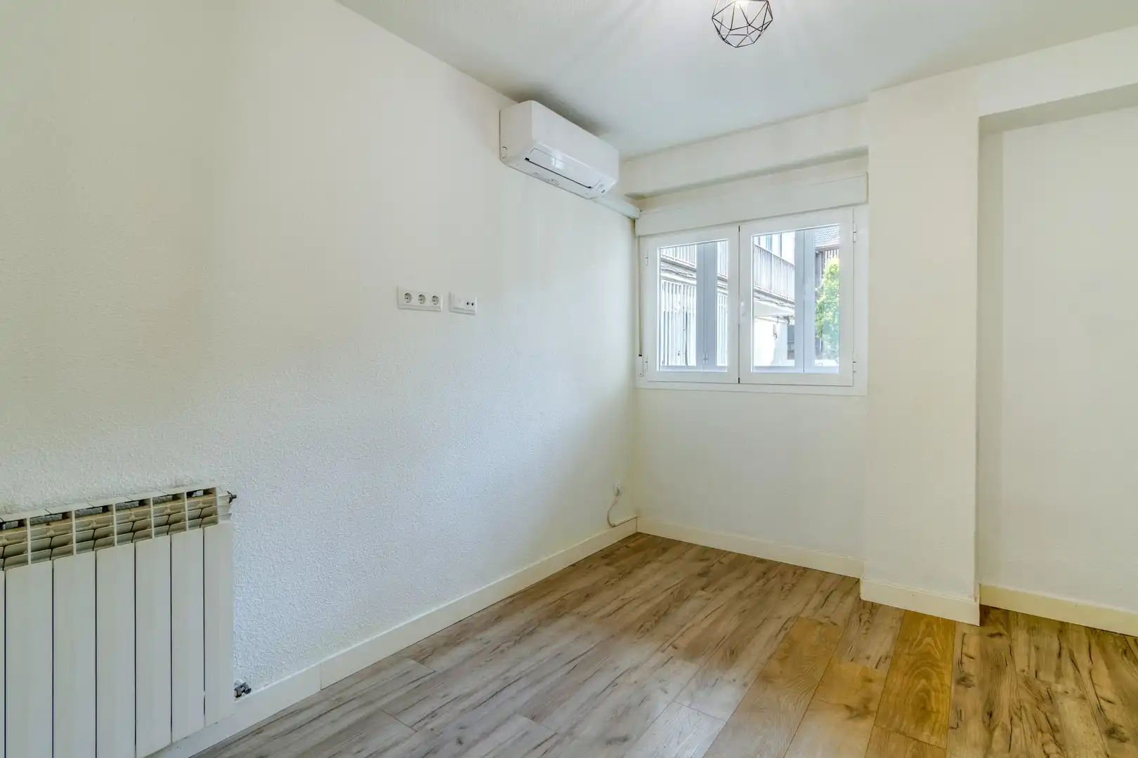 Habitación de Apartamento de alquiler en Madrid con Calefacción