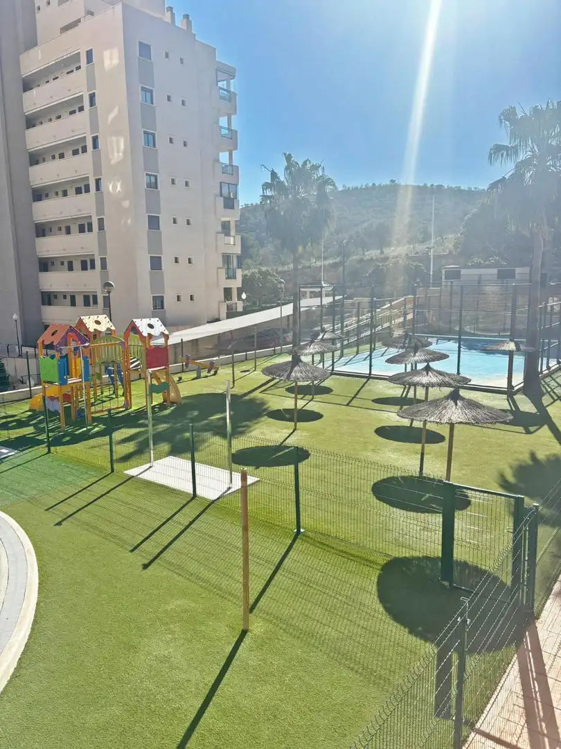 Parkplatz von Wohnungen zur Miete in Villajoyosa / La Vila Joiosa mit Klimaanlage, Privatgarten und Terrasse