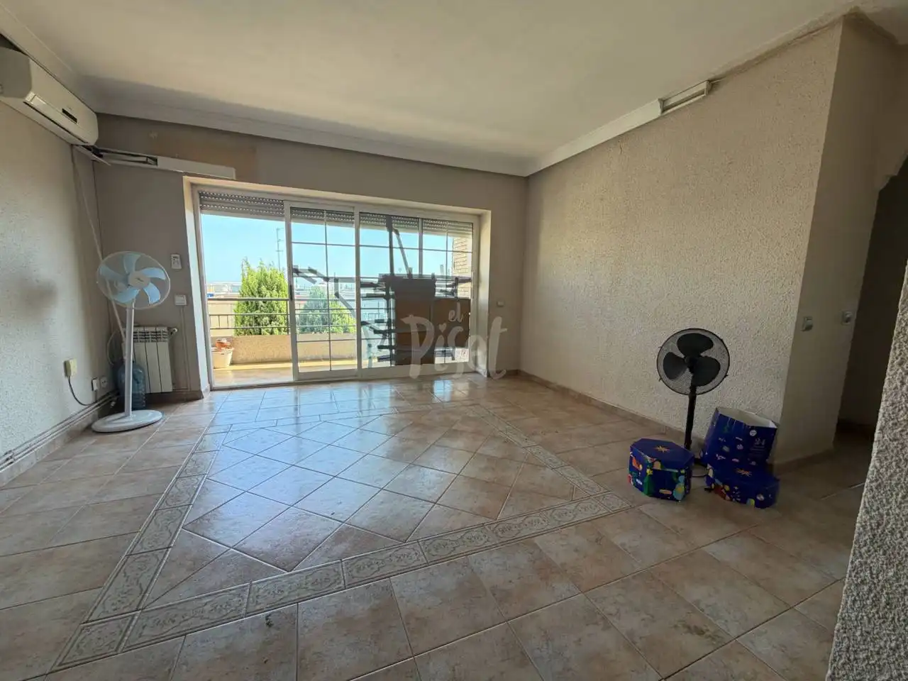 Sala d'estar de Pis en venda en Tarragona amb Aire condicionat, Parquet i Terrassa