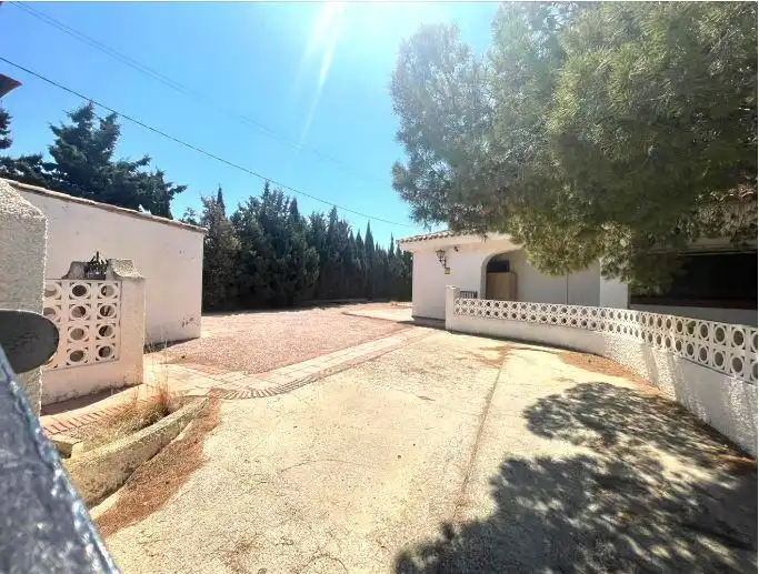 Vista exterior de Casa o chalet en venta en Alicante / Alacant con Jardín privado y Terraza