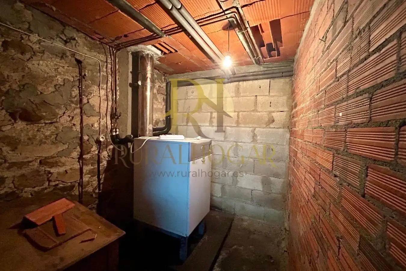 Casa adosada en venta en Cabrillanes con Calefacción, Jardín privado y Amueblado