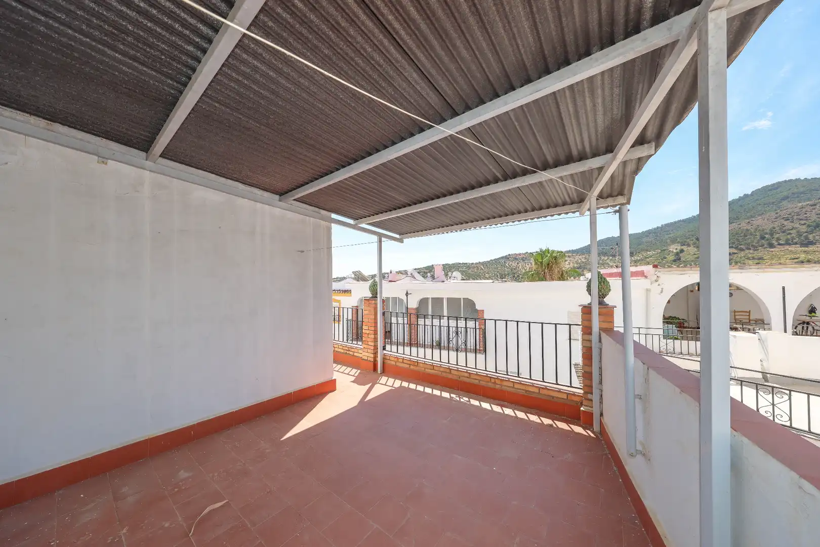 Terrassa de Casa o xalet en venda en Tolox