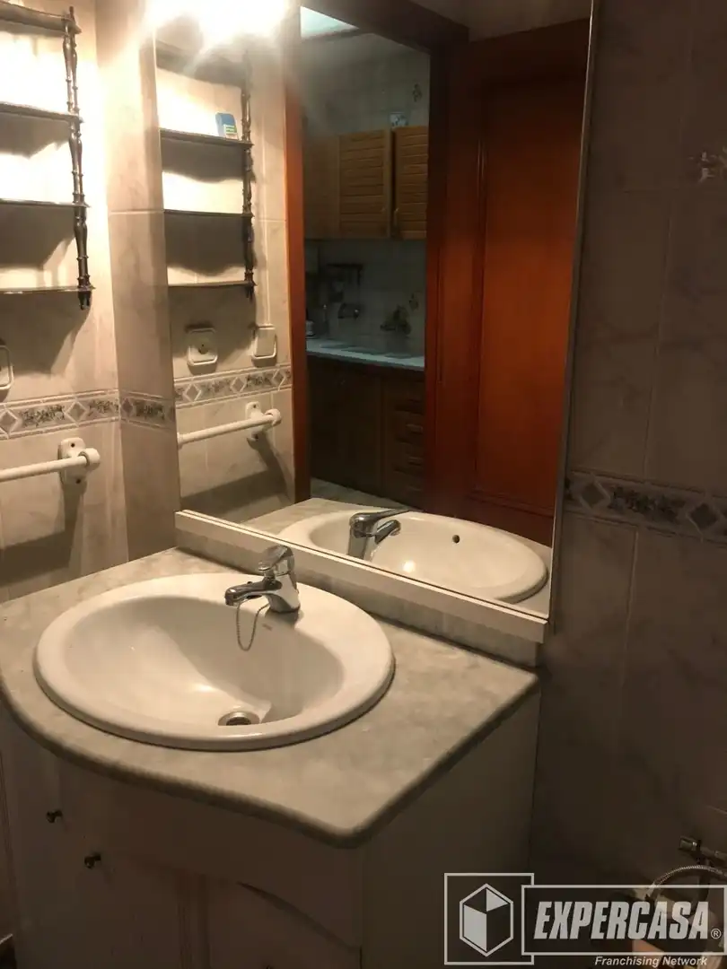 Bathroom of Houses for sale in Casinos  with Terrace