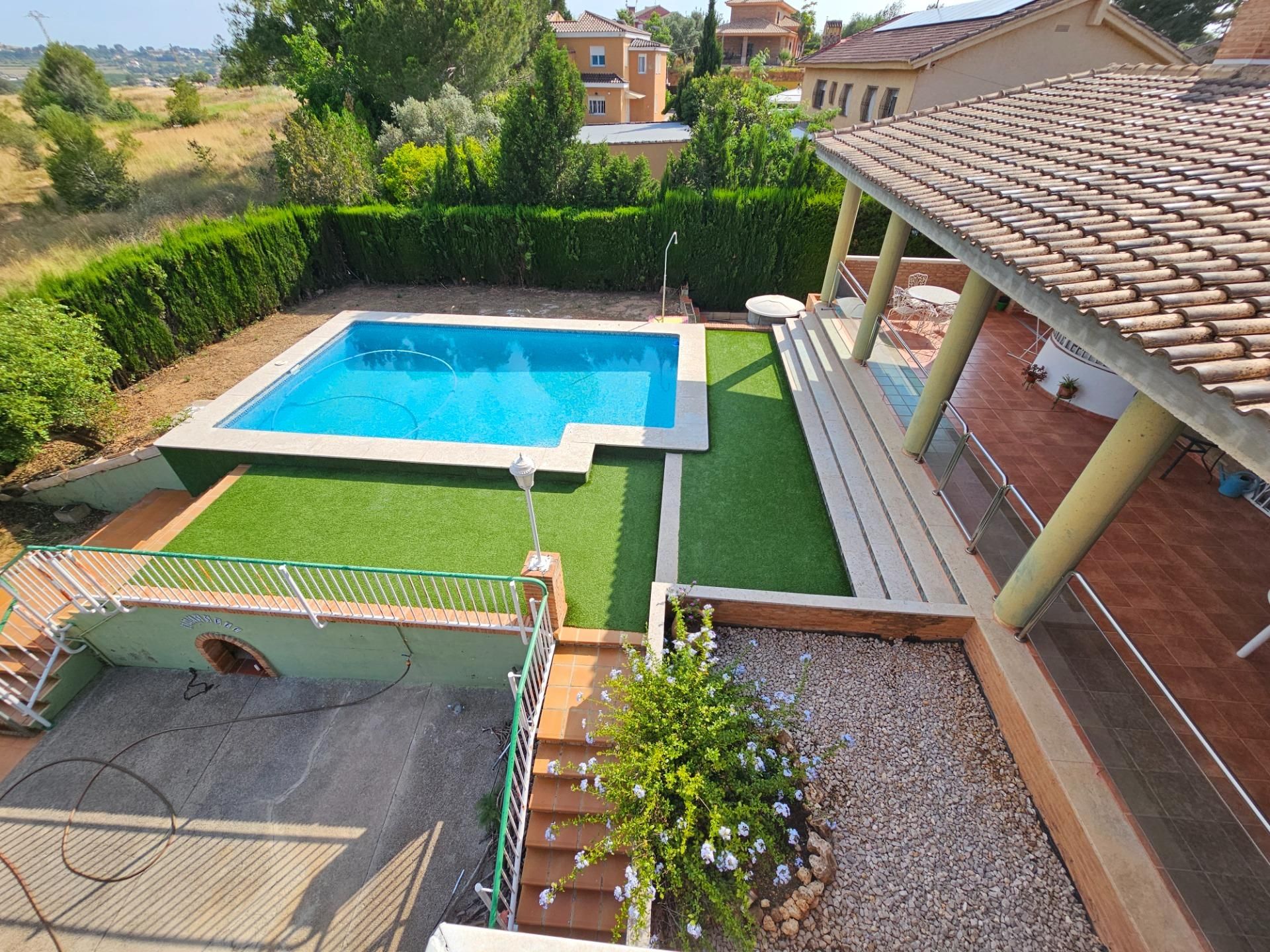 Piscina de Casa o xalet en venda en Montserrat amb Aire condicionat, Jardí privat i Terrassa