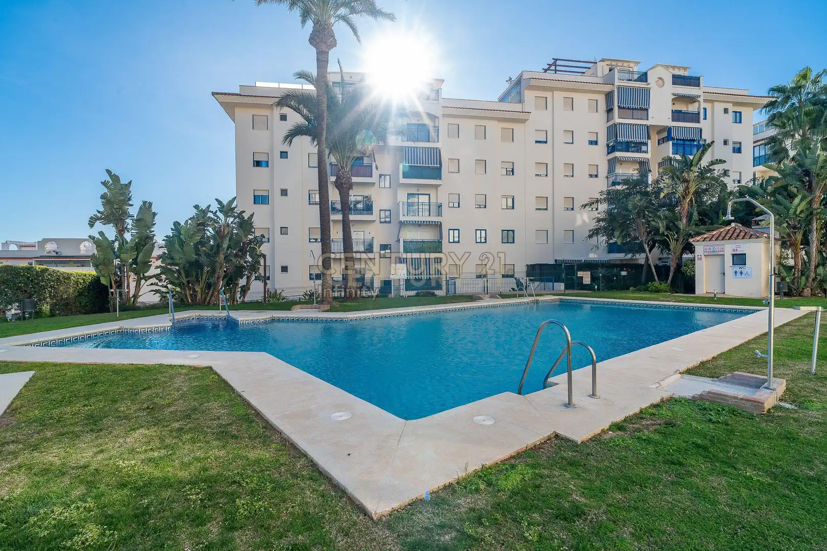 Piscina de Apartamento en venta en Estepona con Jardín privado, Horno y Piscina comunitaria