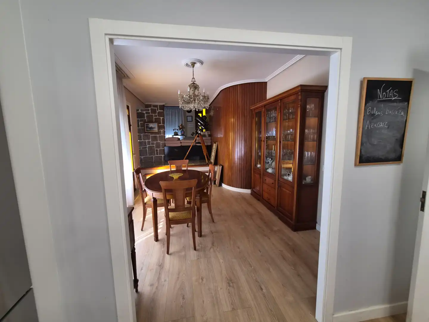 Comedor de Casa o chalet en venta en Oleiros con Calefacción, Jardín privado y Parquet