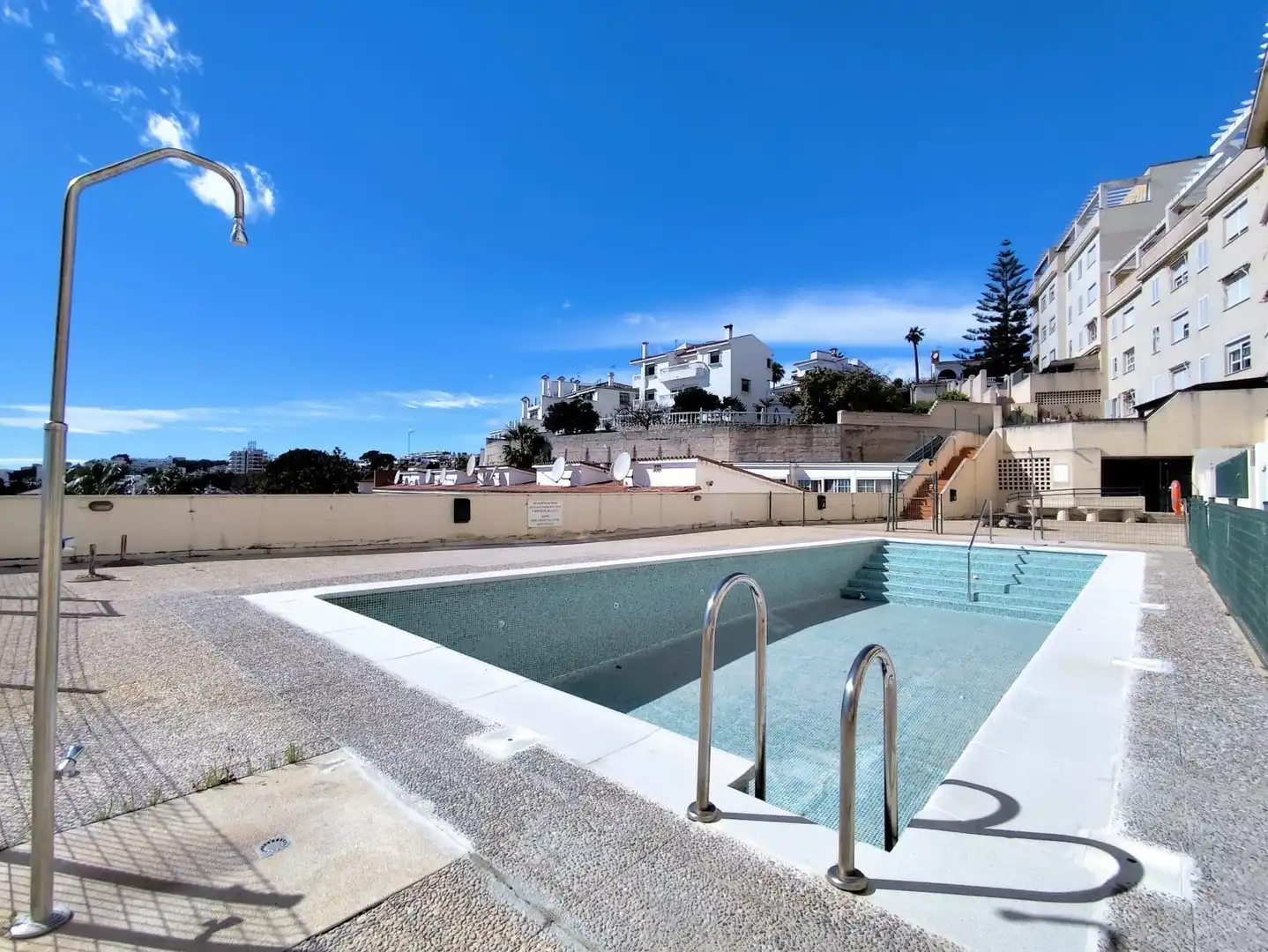 Piscina de Piso en venta en Torremolinos con Aire acondicionado, Trastero y Amueblado