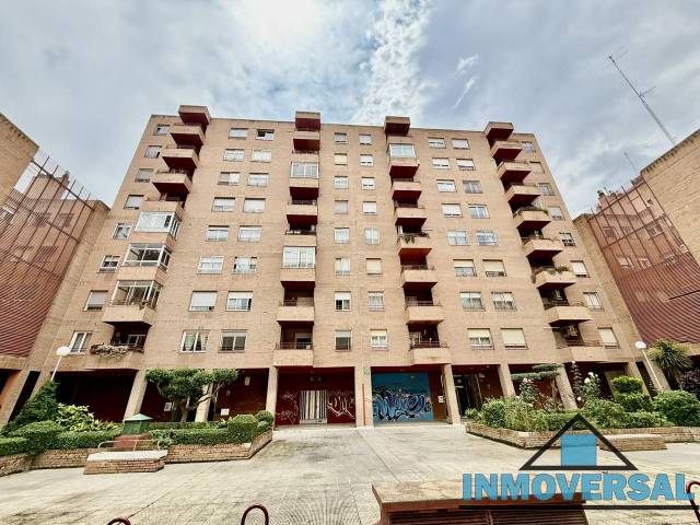 Local comercial en Venta en De Pablo Iglesias en Parque de los Cineastas