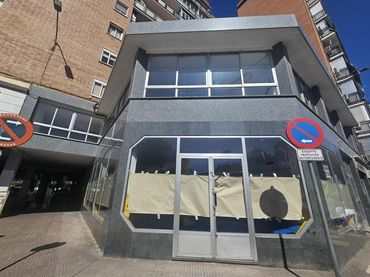 Local comercial en alquiler en Vía Complutense