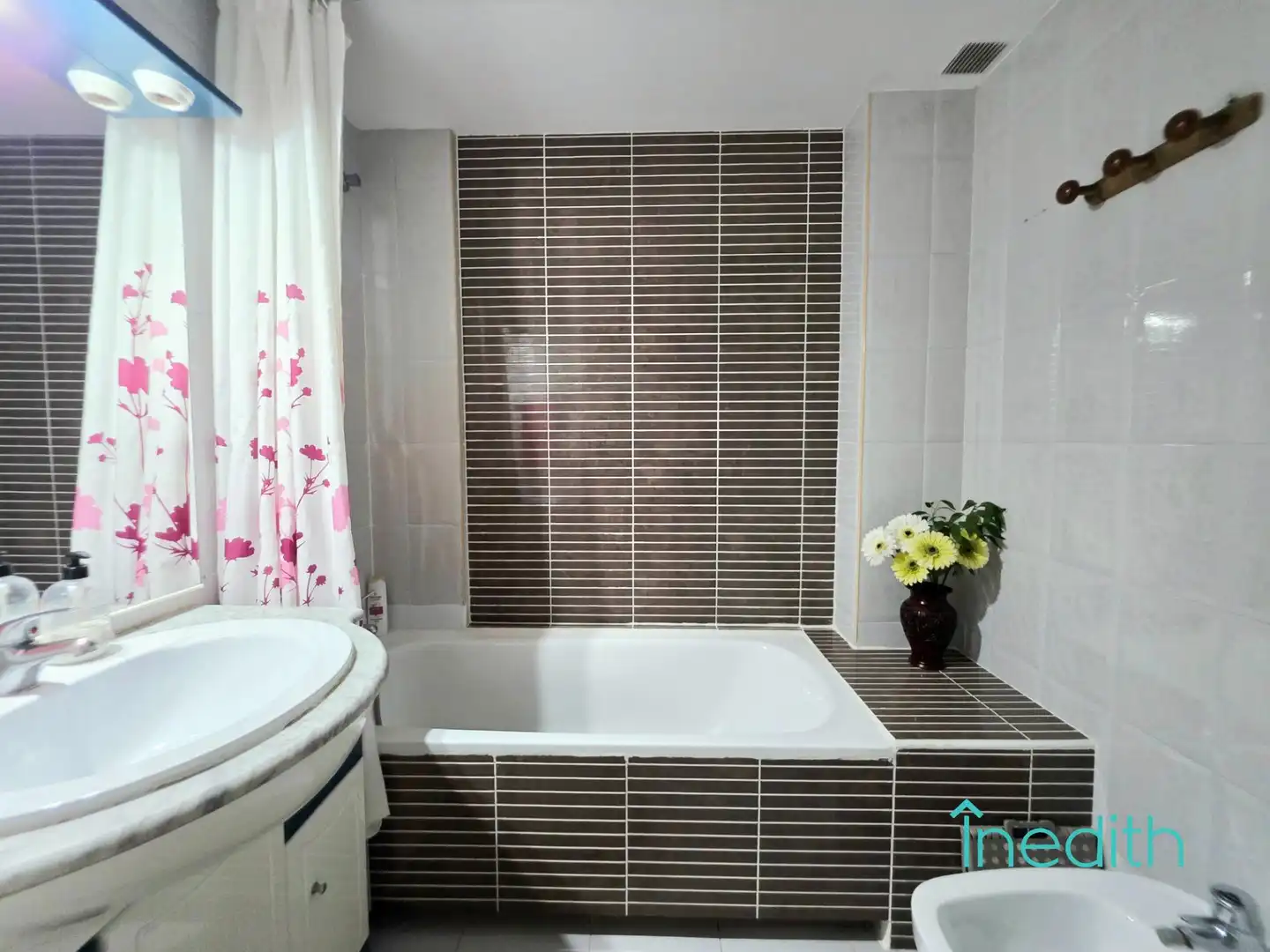 Bany de Casa o xalet en venda en Barcelona amb Aire condicionat, Calefacció i Terrassa