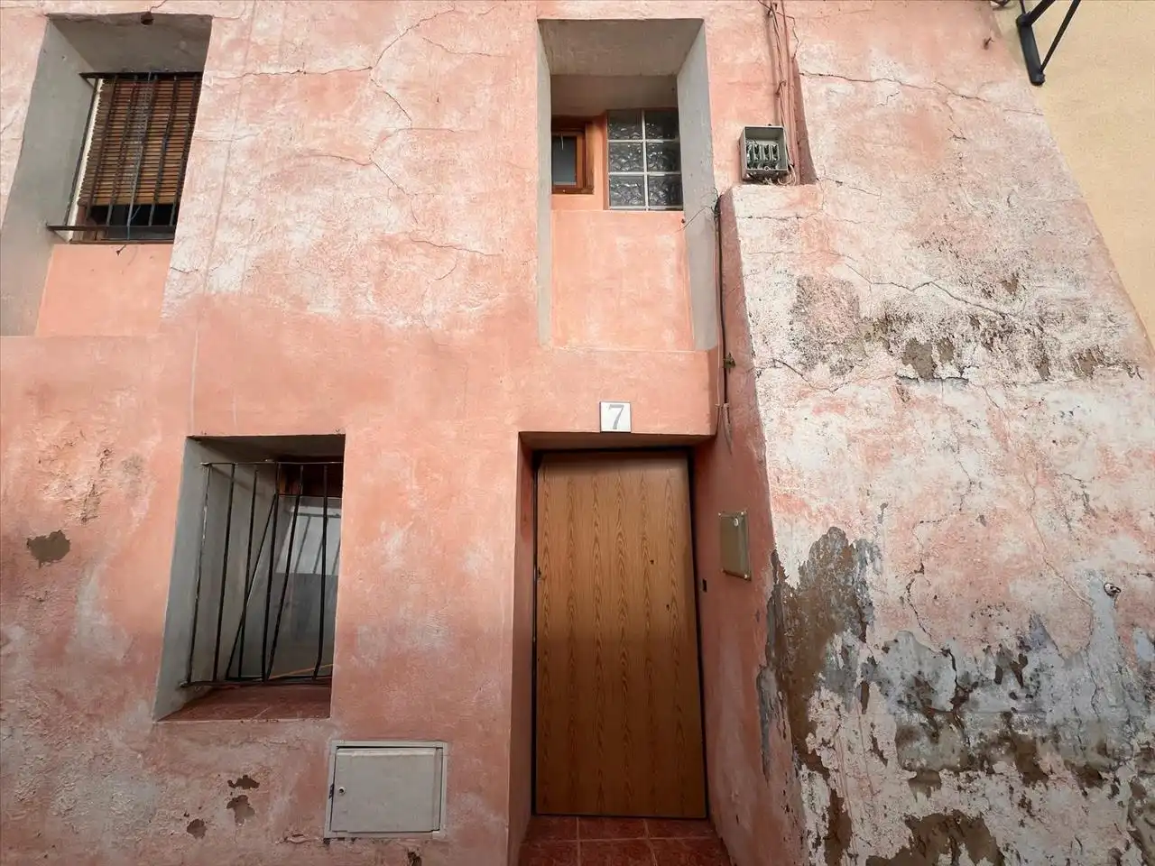 Außenansicht von Einfamilien-Reihenhaus zum Verkauf in Torrellas