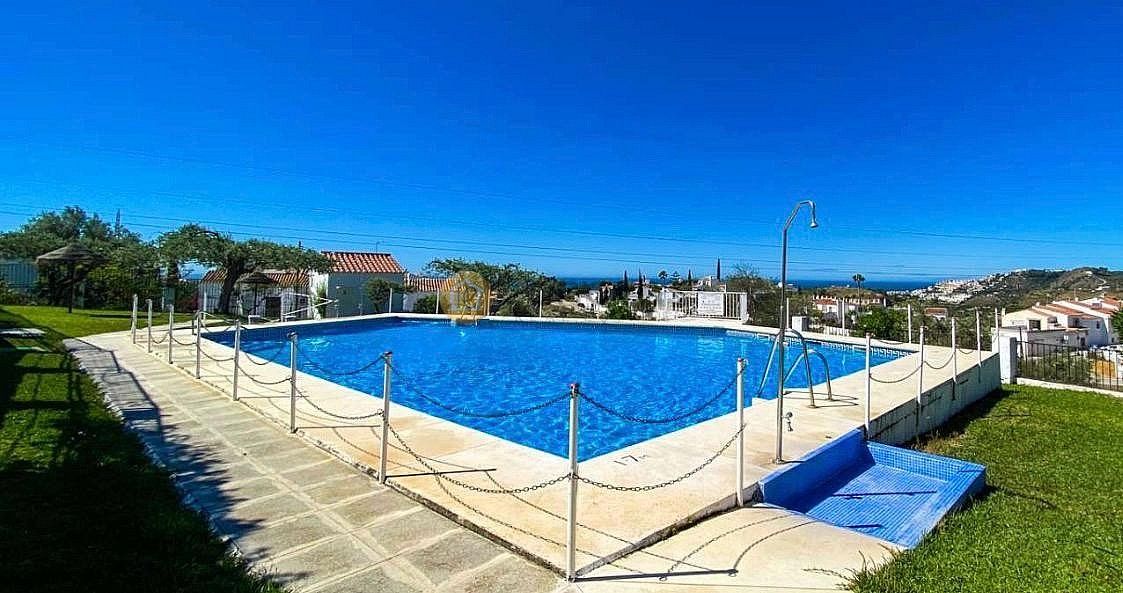 Piscina de Casa adosada en venda en Nerja amb Terrassa, Piscina i Moblat