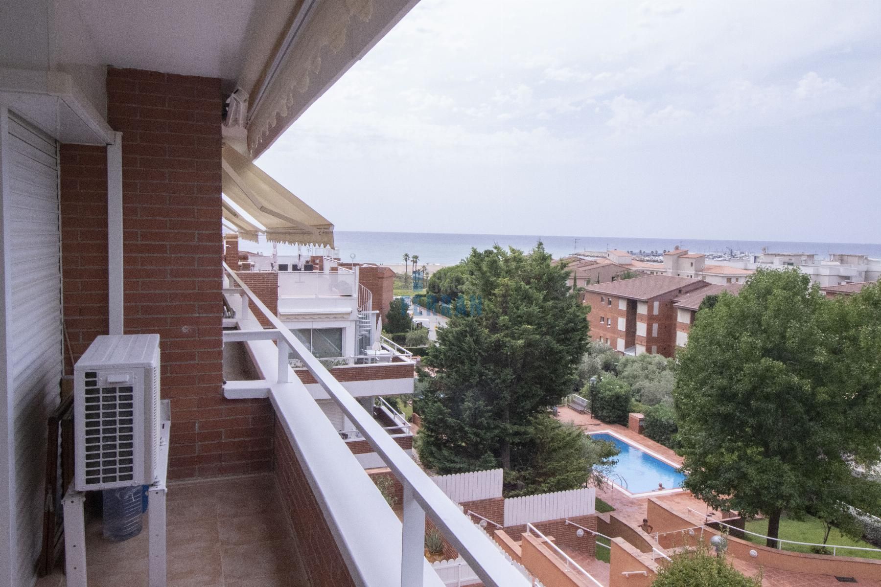 Dormitori de Apartament en venda en El Vendrell amb Terrassa, Moblat i Piscina comunitària