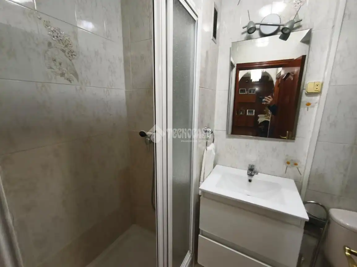 Bathroom of Flat for sale in Centro