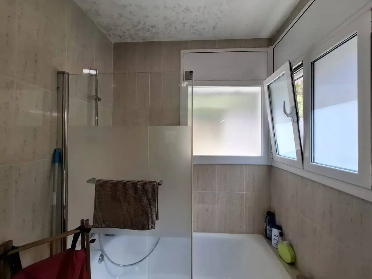 Bany de Casa o xalet en venda en Rubí amb Aire condicionat, Calefacció i Jardí privat