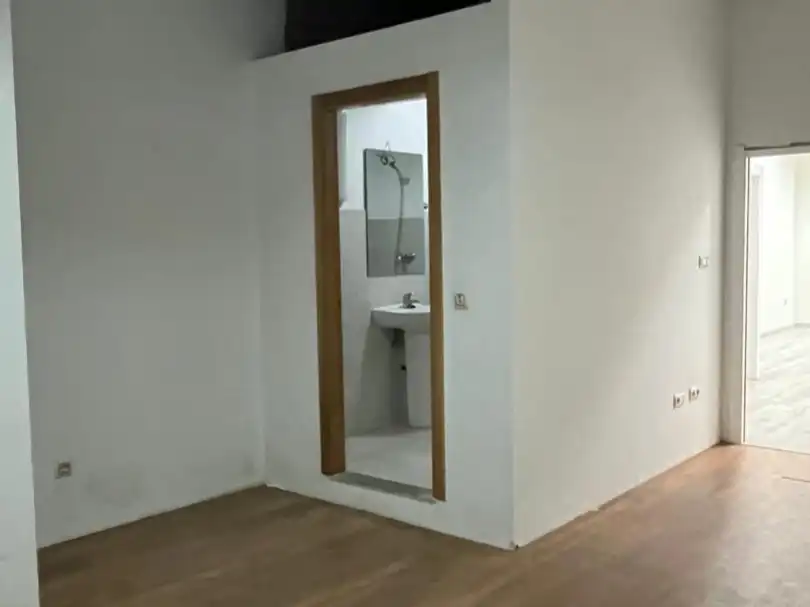 Baño de Local de alquiler en Xove con Parquet