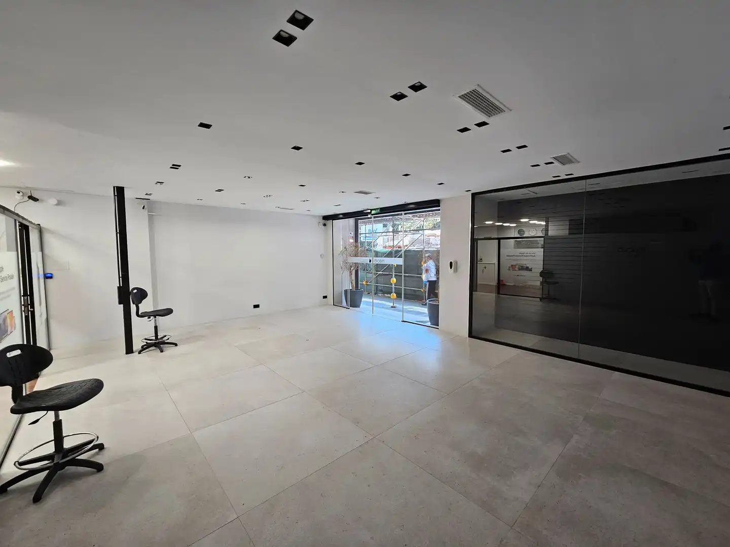 Commercial properties for rent in Avenida Ramón y Cajal, Casco Antiguo