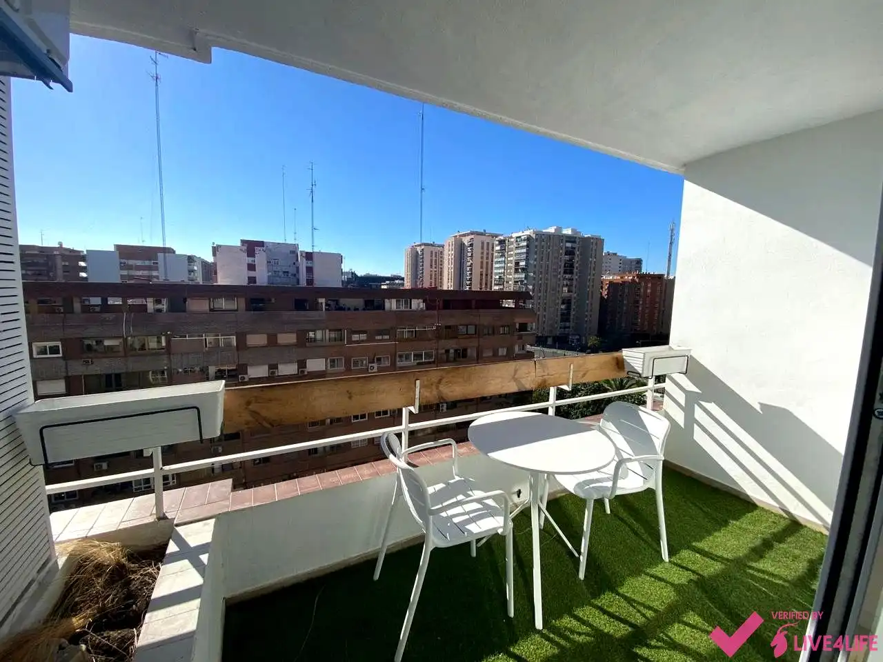 Estudio de alquiler en De Catalunya, La Carrasca